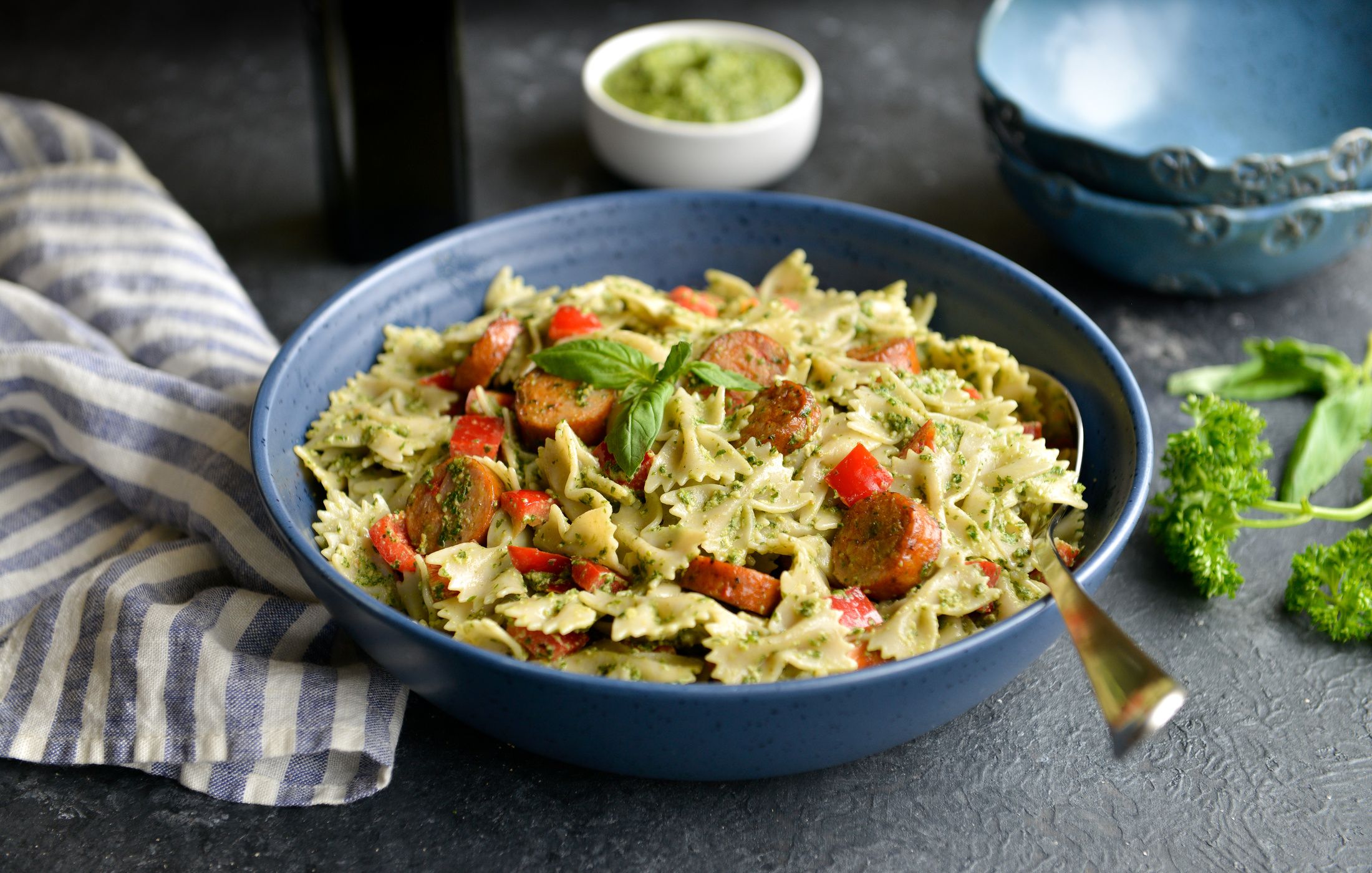 WALNUT PESTO PASTA SALAD WITH CHICKEN SAUSAGES